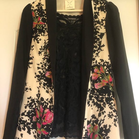 Sassy Jacket 💁🏻‍♀️ - Picture 2 of 4